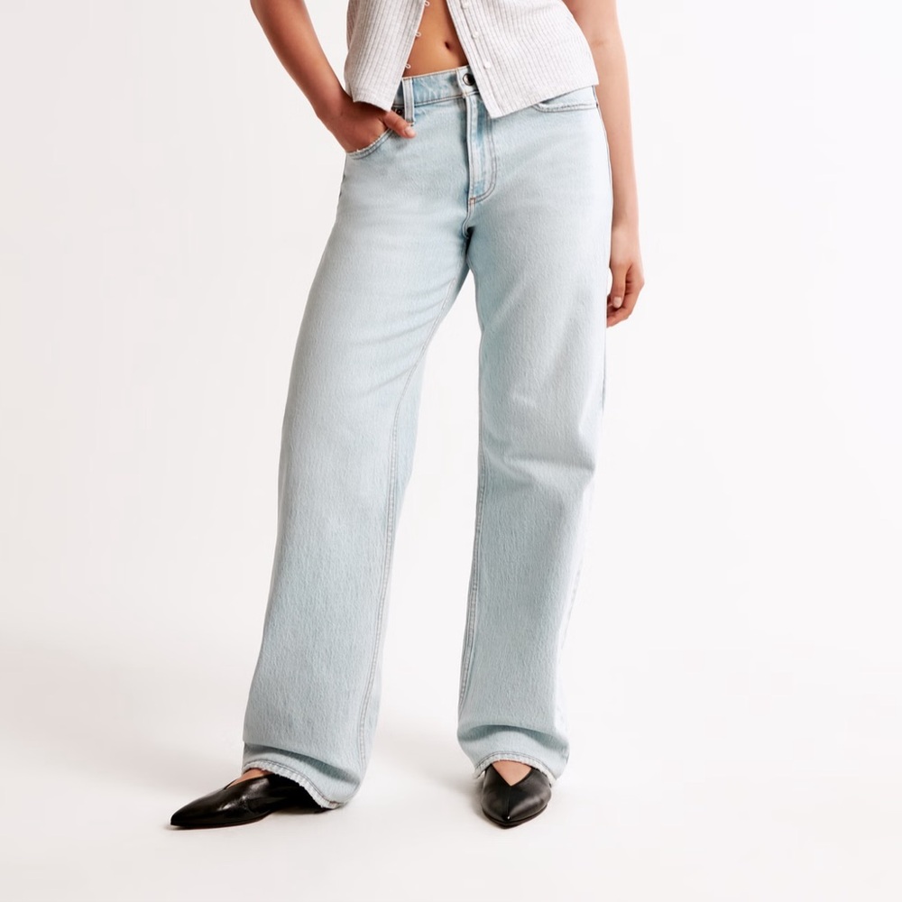 Abercrombie Curve Love Low Rise Baggy Jean Light Wash